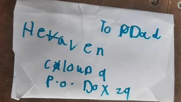 El precioso gesto de un cartero con una niña de 8 años que escribía a su padre  fallecido