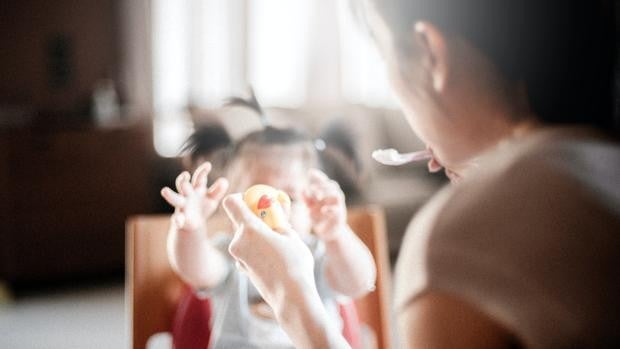 Un niño de 12 años con fobia a la comida sobrevive durante una década a base de yogures y pan