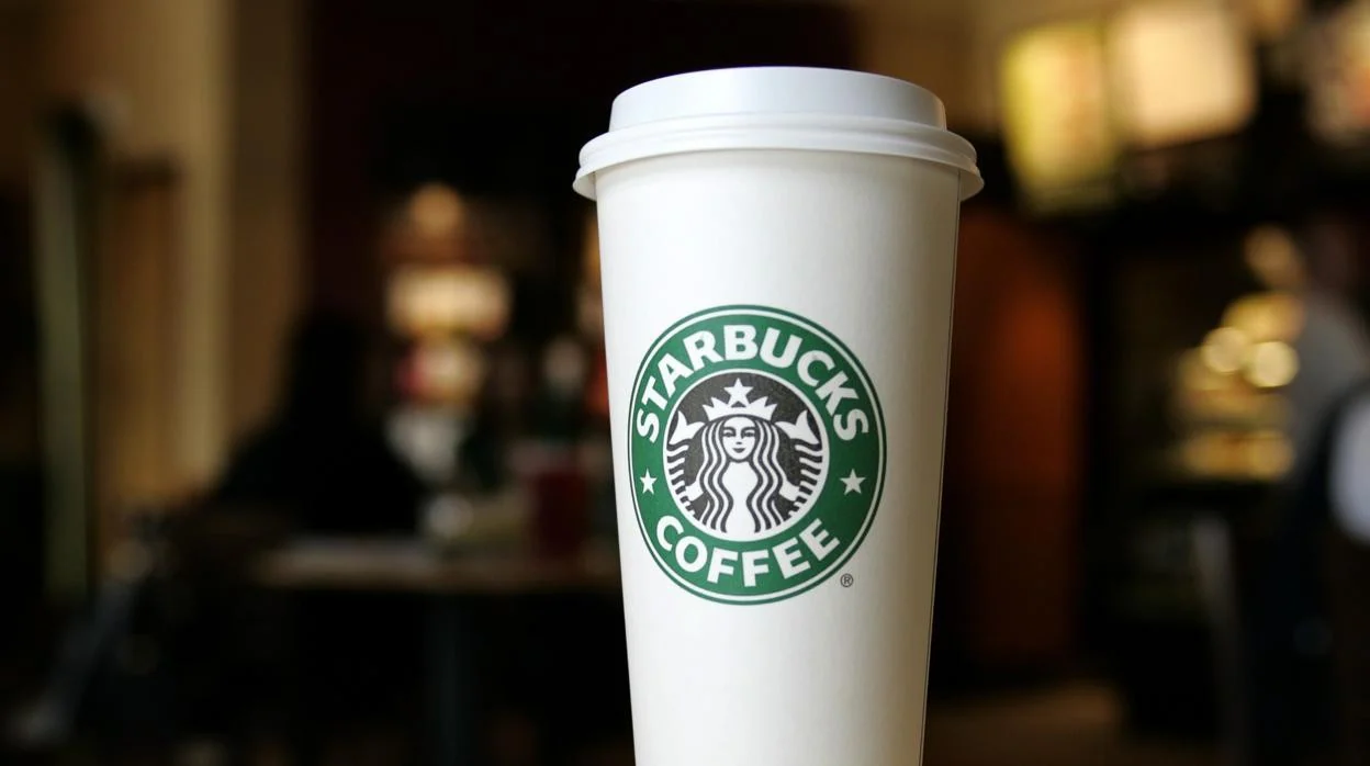 Así ayudó un empleado de Starbucks con un mensaje en el vaso a una adolescente que vio en riesgo