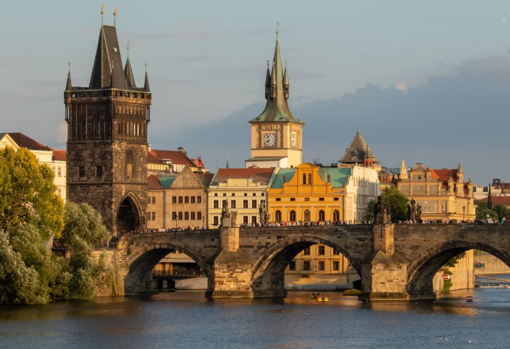 El Puente de Carlos es uno de los lugares más emblemáticos de Praga.