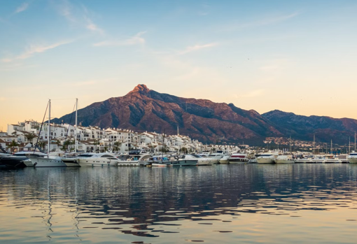 Marbella es una ciudad perfecta para viajar en verano por sus playas y el ambiente de sus calles.