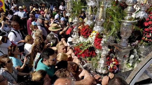 Salida de la Hermandad del Rocío de Triana