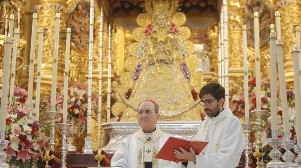 El arzobispo de Sevilla, Asenjo