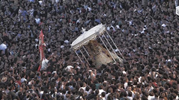 Las siete claves de una procesión histórica de la Virgen del Rocío