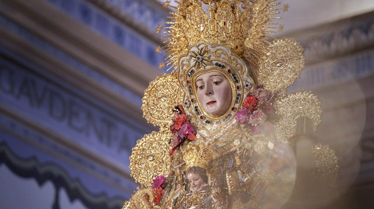 Imagen de la Virgen del Rocío