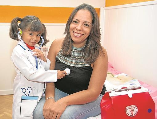 Sofía, de 5 años, quiere ser médico