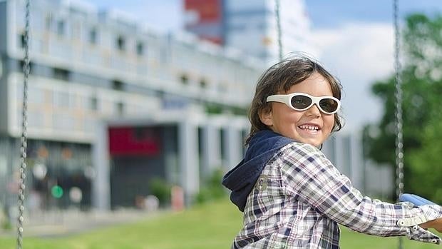 Gafas electrónicas, eficaces para tratar el ojo vago