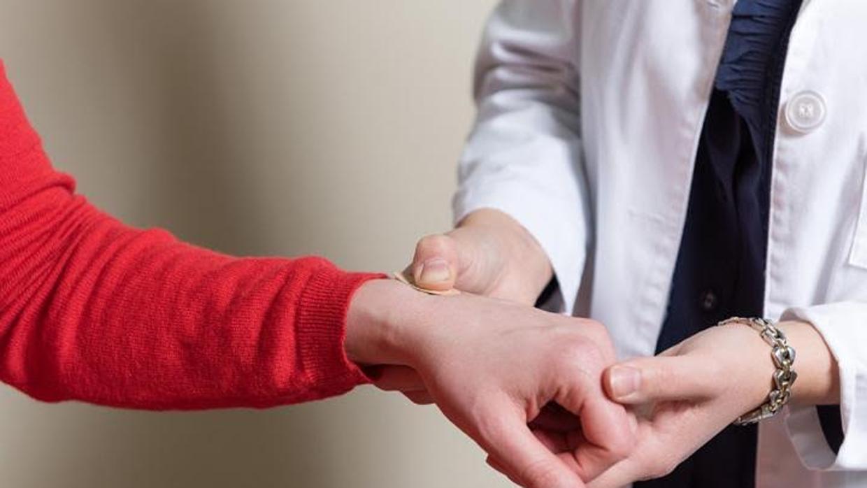 Parche con microagujas cargadas con la vacuna frente a la gripe