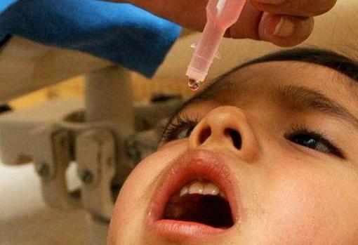 Vacunación oral de la polio