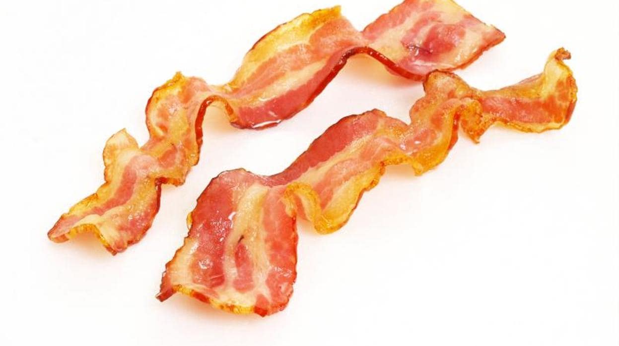 Una sol loncha de bacon al día incrementa el riesgo de cáncer de colon, según un estudio