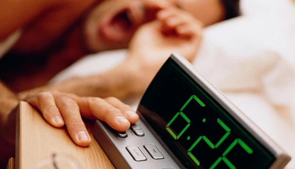 Dormir menos de 6 horas, enfermedad cardíaca y accidente cerebrovascular: combinación mortal