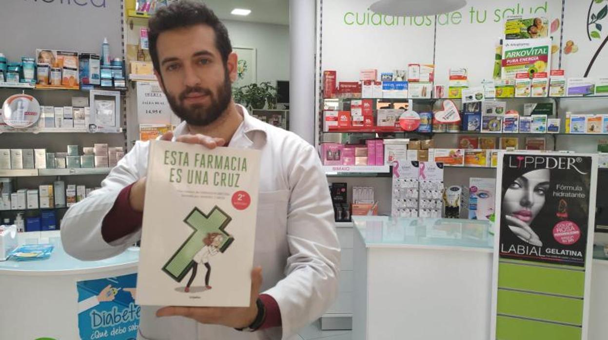 Guillermo Martín Melgar, farmacéutico de profesión, triunfa en redes sociales como @farmaenfurecida