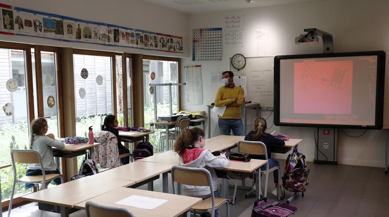 Colegio en Francia abierto hoy