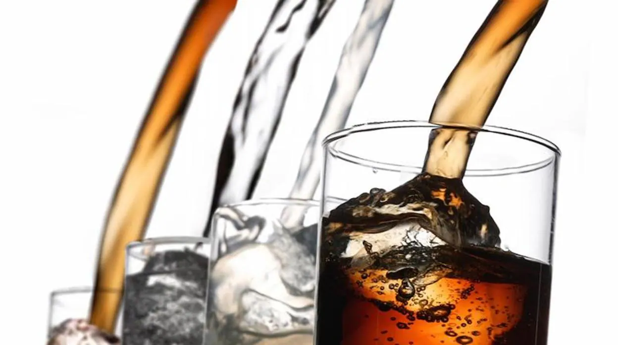 La American Cancer Society recomienda evitar o limitar el alcohol y bebidas azucaradas