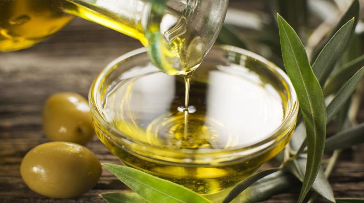 El ácido oleico está presente en el aceite de oliva