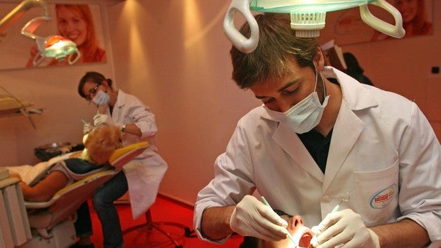Las personas con periodontitis tienen casi 9 veces más posibilidades de morir si tienen Covid-19