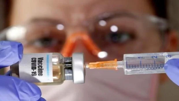 Detectan tres nuevos efectos secundarios de la vacuna contra el covid