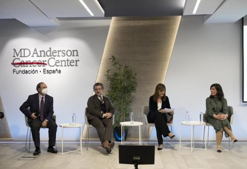 Foro ABC Salud: «Hay que adelantar el cribado del cáncer de colon a los 40-45 años»