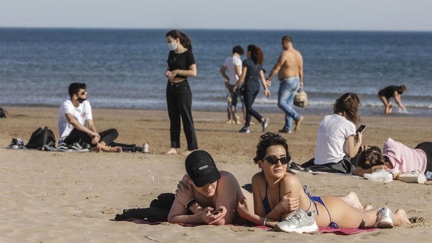 Cuánto tiempo hay que tomar el sol para tener suficiente vitamina D