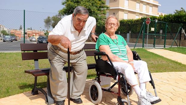 Ancianos que necesitan ayuda por falta de movilidad