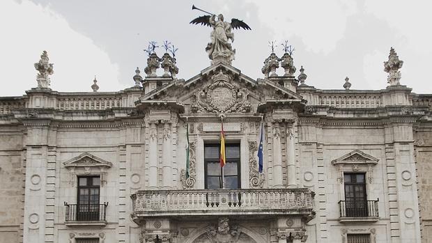 La Universidad de Sevilla convoca 35 plazas públicas de profesores ayudantes doctores para este curso