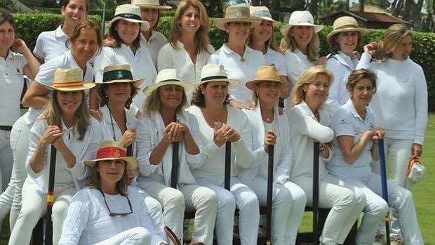 Jugadoras de croquet del Real Club Pineda en un partido disputado en Vistahermosa