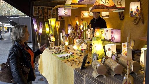 Mercadillo de artesanía en Plaza Nueva