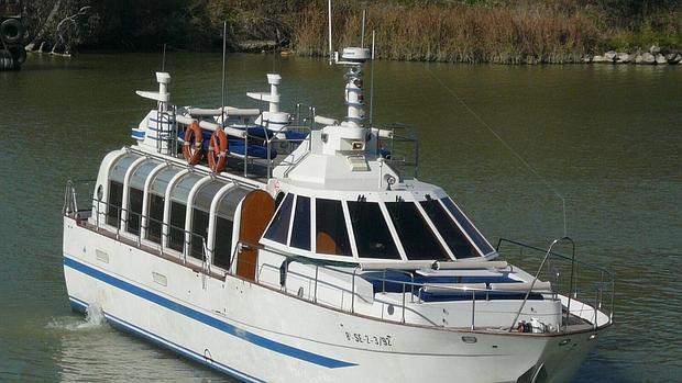 Se alquila yate para uso turístico, razón Puerto de Sevilla