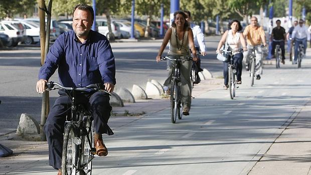 El Ayuntamiento no puede pagar un carril bici de 2006 porque no tiene presupuesto