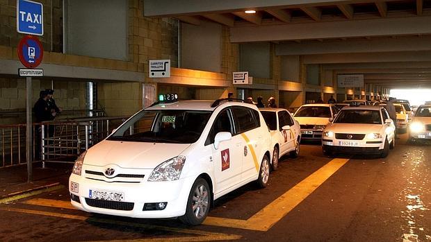 Taxis en el aeropuerto de Sevilla