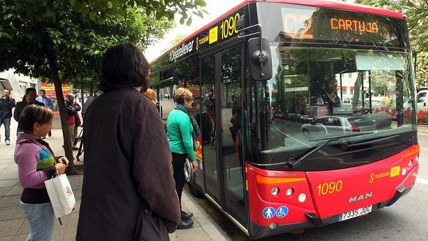 Los sevillanos que obtengan el bonobus social viajarán por 17,65 euros al mes