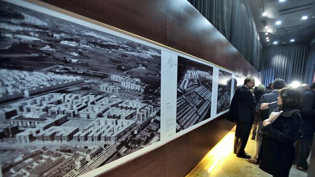 Exposición sobre la obra del Patronato de la Vivienda en el Ayuntamiento de Sevilla en 2014, año en el que se conmemoró el centenario de su fundación