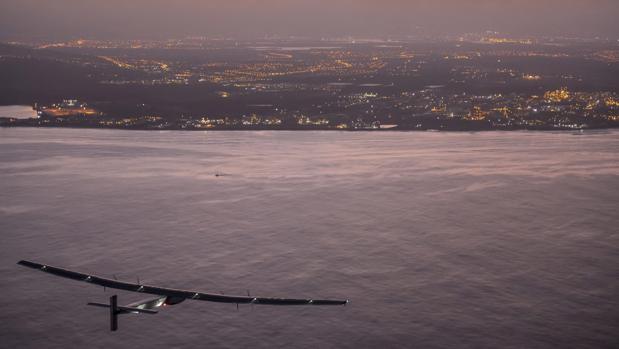 El avión Solar Impulse II en una de sus travesías