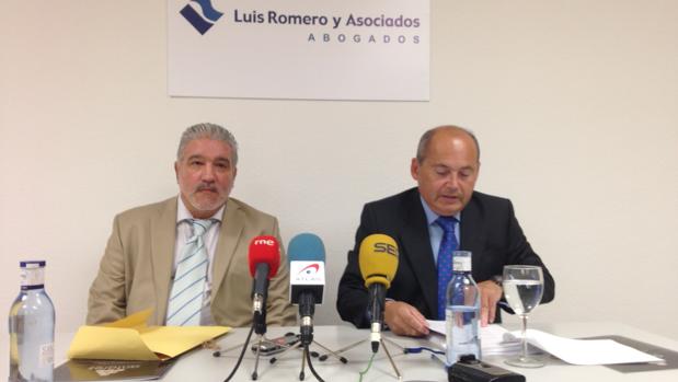 Rigoberto Artiles, a la izquierda, junto a Luis Romero, durante la rueda de prensa