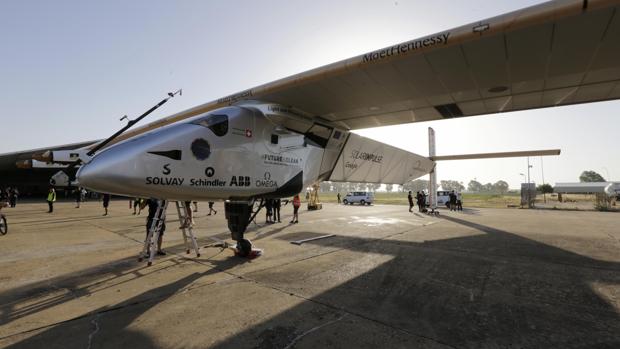 Así se construyó el avión solar que aterrizó en Sevilla