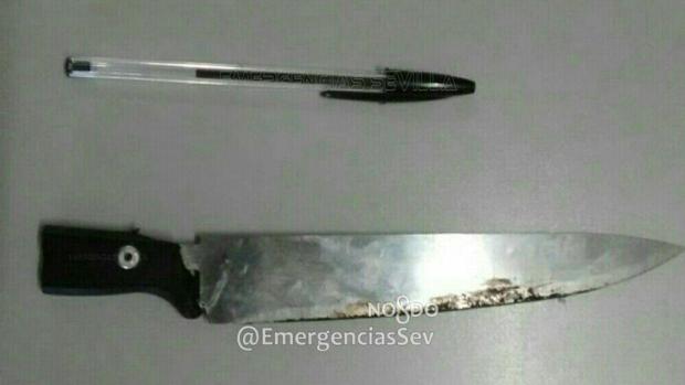 El cuchillo de gran tamaño que portaba el detenido al entregarse a la Policía Local