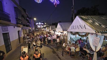 Ambiente de la Velá de Santa Ana