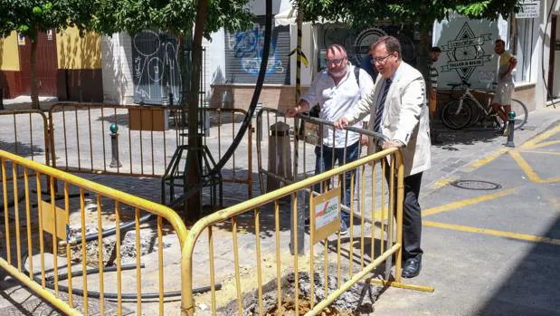 Cabrera visita las obras de la calle San Vicente