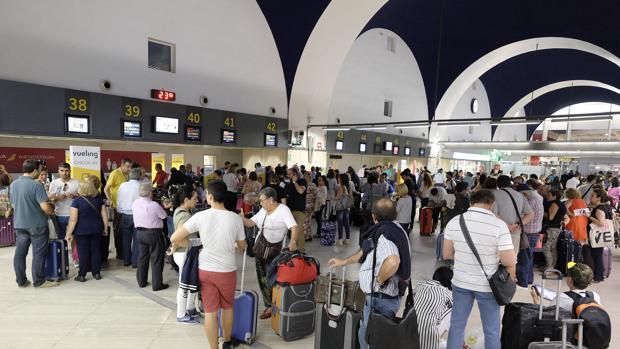 Aumenta el número de pasajeros de avión