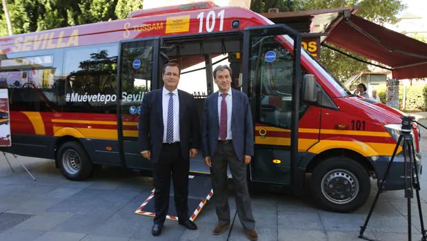 Presentación de los nuevos microbuses que darán servicio en la línea C5 de Tussam