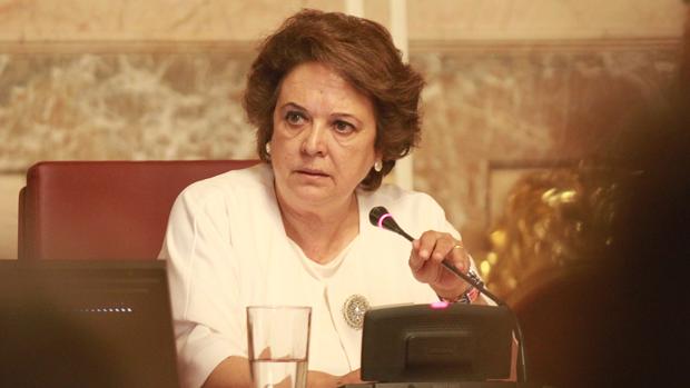 El Pleno aprueba la reprobación de Carmen Castreño e insta a Espadas a que la cese como presidenta