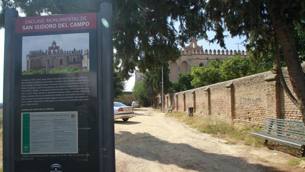 Entrada del Monasterio de San Isidoro del Campo