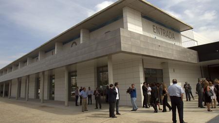 Exterior del acuario, en el muella de las Delicias