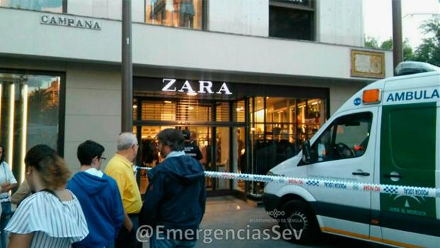 Imagen del Zara de la Campana acordonado