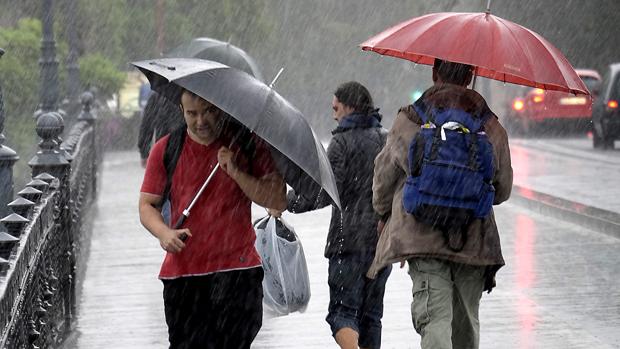 La lluvia seguirá presente en Sevilla al menos hasta el próximo martes