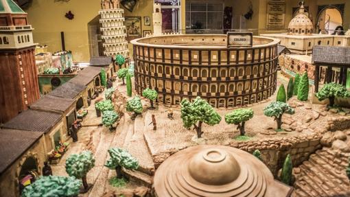 Belén de chocolate con motivos inspirados en monumentos de Italia