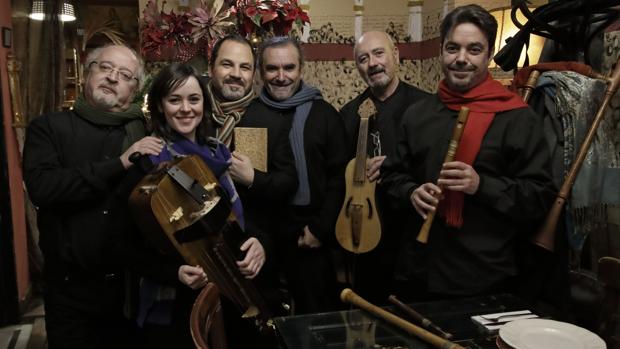 El grupo de música antigua Artefactum ha ofrecido un concierto en la Antigua Abacería de San Lorenzo