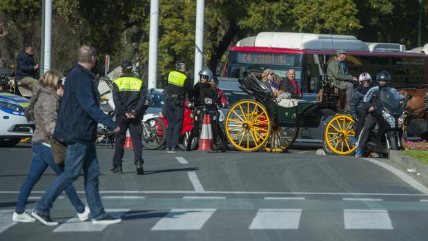 Cortes de tráfico en la Avenida de María Luisa