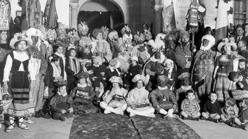 Entrega de regalos en el Hospicio de San Luis