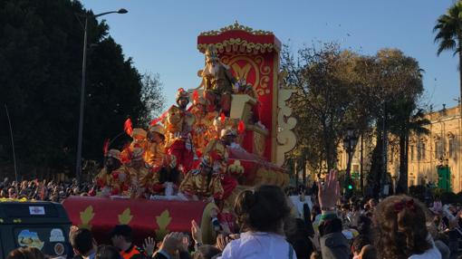 El Rey Melchor, a la salida de la Universidad